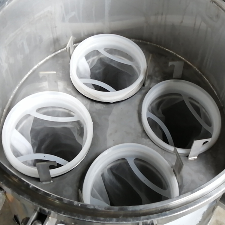 大流量袋式過濾器工作溫度范圍是多少？